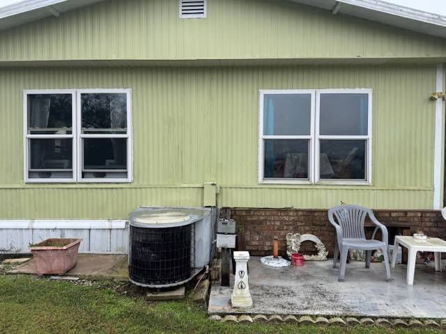 9 Henry Drive a Winter Haven, FL Mobile or Manufactured Home for Sale